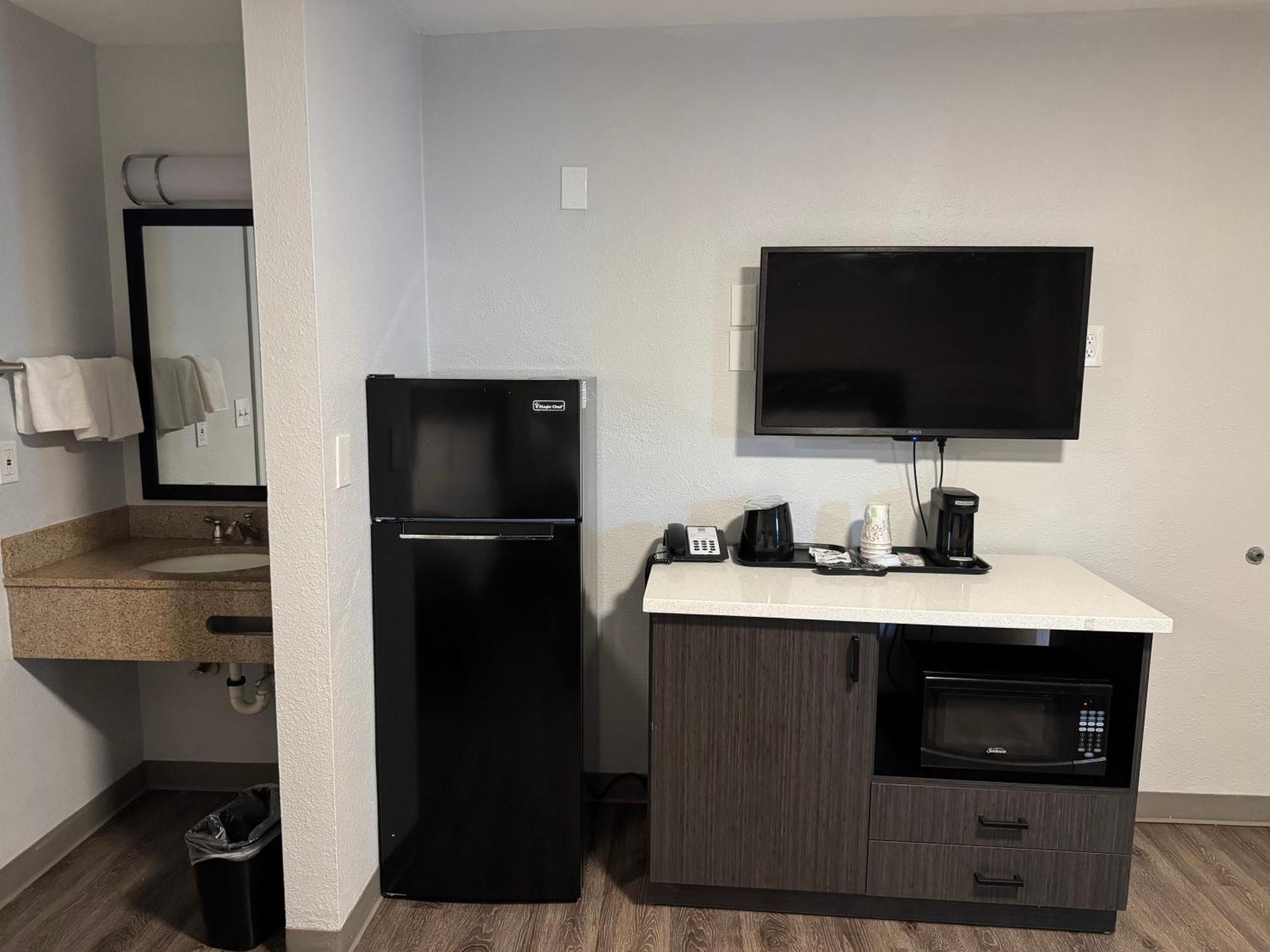 Studio 6 Suites Vancouver Wa Waterfront Eksteriør billede